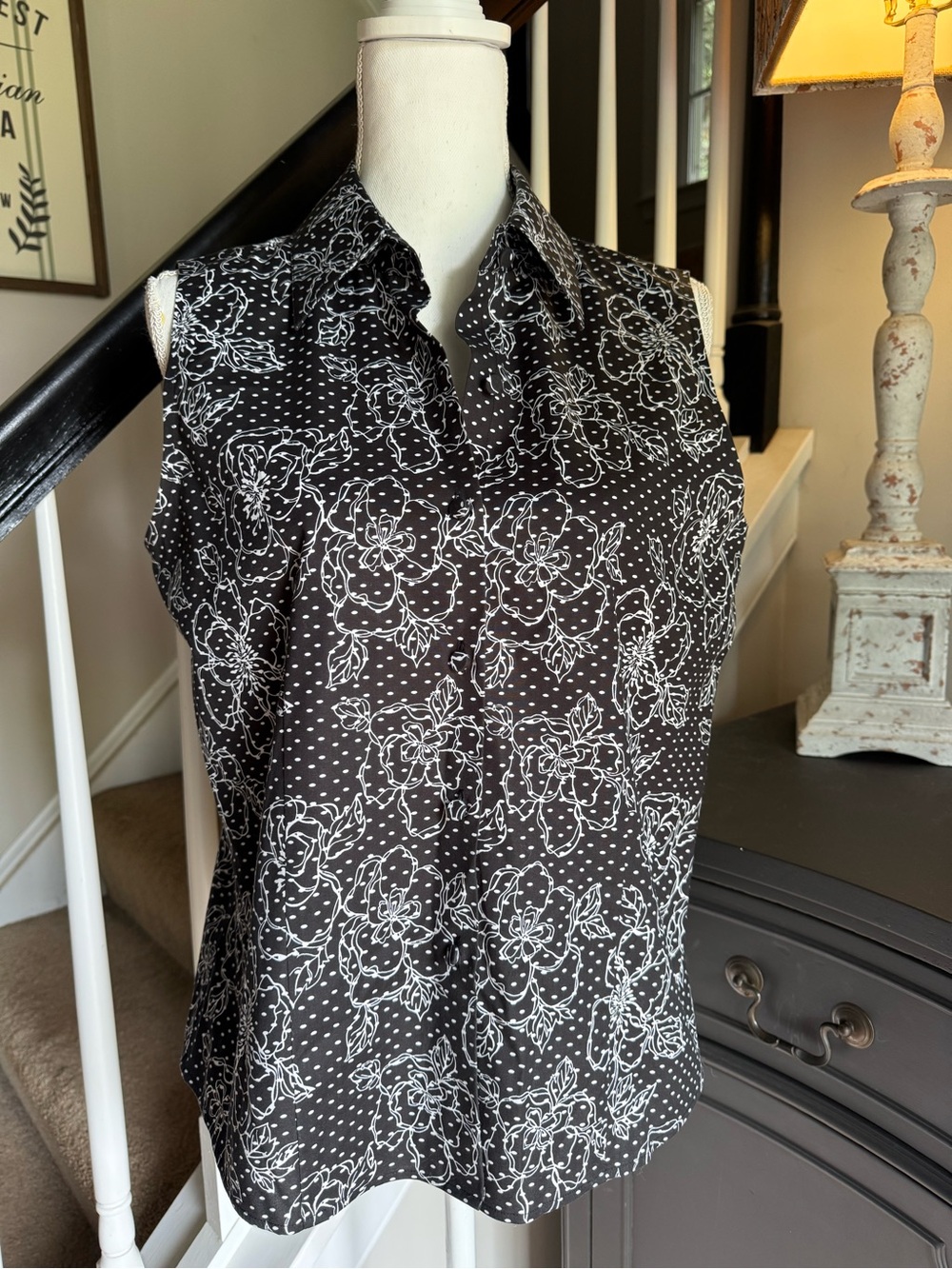 Talbots Wrinkle Resistant Stretch "Perfect Shirt" Black and White Size 10